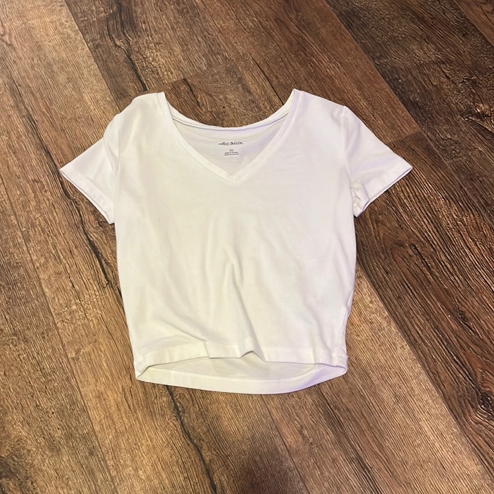 white v neck crop top